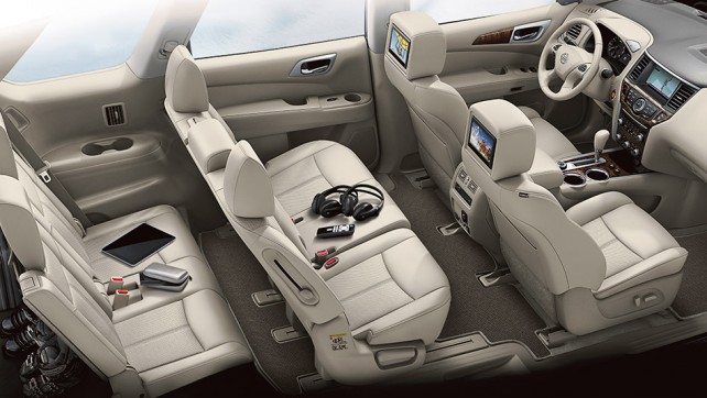 2016-Nissan-Armada-seats