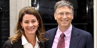 Bill and Melinda Gates pose for a photo