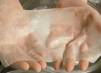 scientists-hands-hold-artificial-skin-825x550