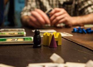 5 Occasions to Play Trivia Board Games with the Older Generation