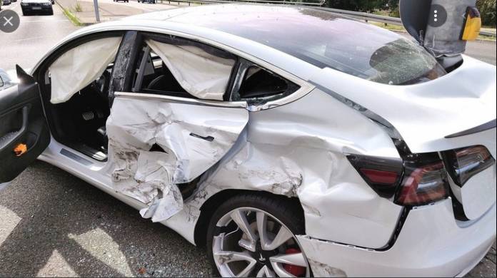 Crashed Tesla Model S Owner in Houston Had Twice the Alcohol Limit in His Body