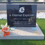 The World Celebrates Death of Internet Explorer with a Viral Gravestone in SK